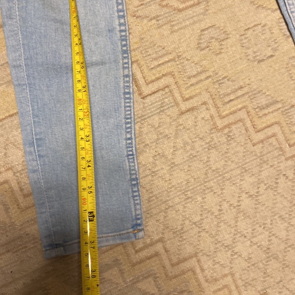 DIVINED GIRL DISTRESSED SIZE 4 JEAN LIKE NEW - Picture 9 of 11